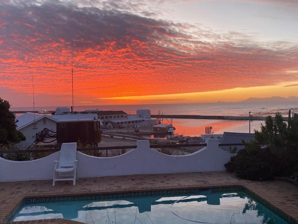 Saxon Lodge Gansbaai Extérieur photo