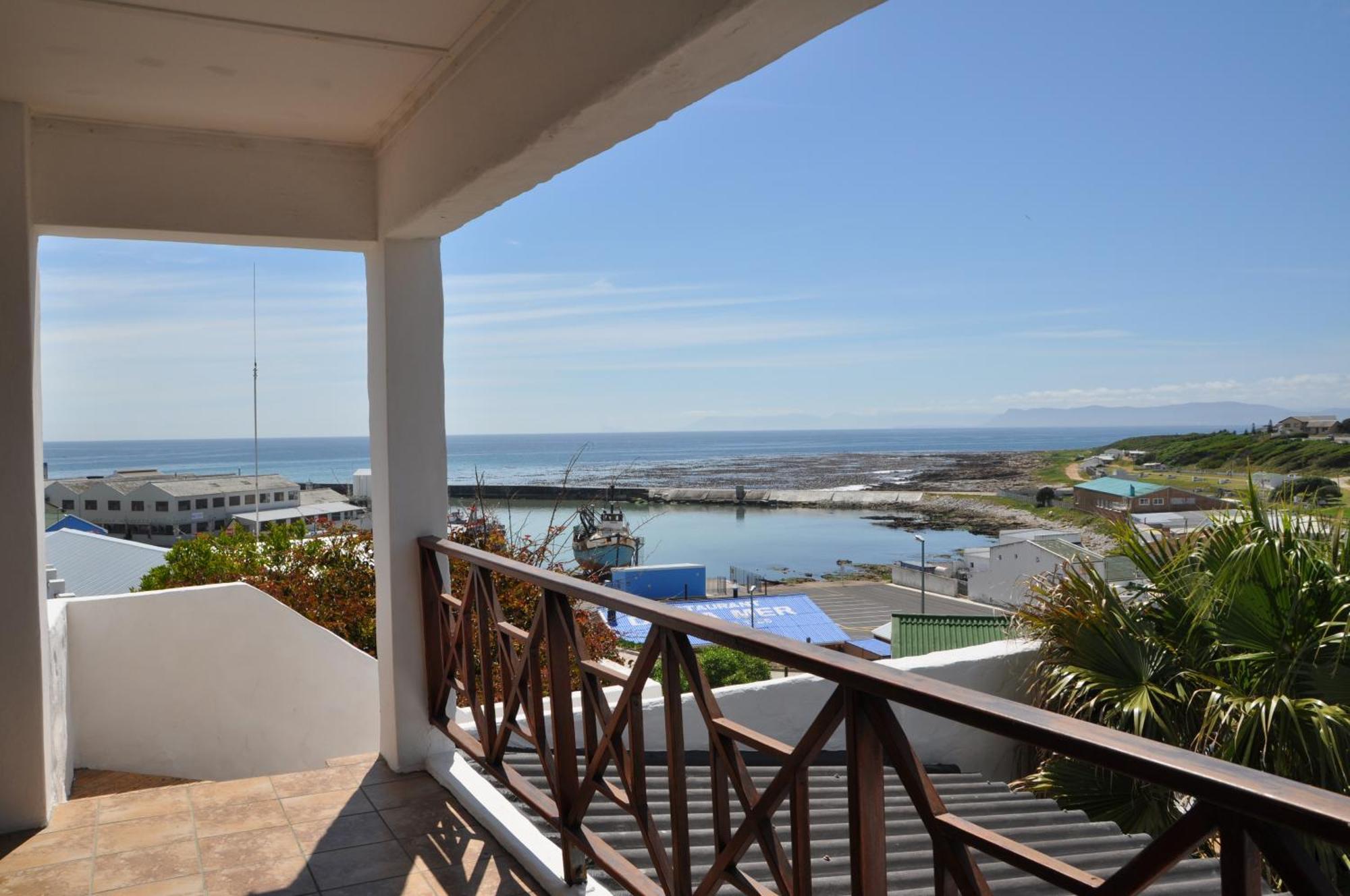 Saxon Lodge Gansbaai Extérieur photo