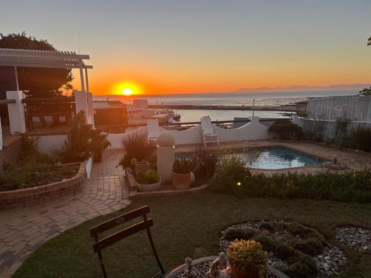 Saxon Lodge Gansbaai Extérieur photo
