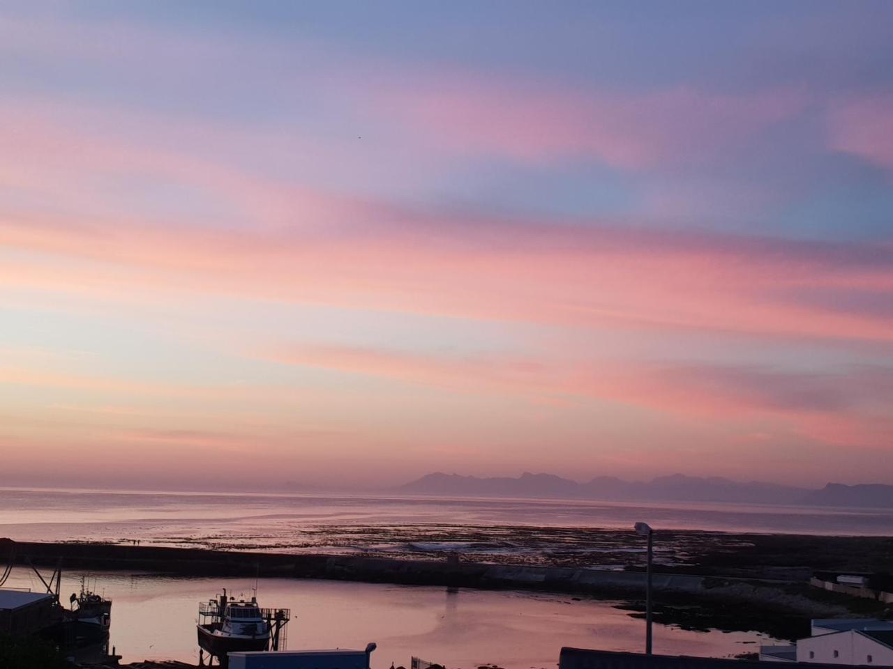 Saxon Lodge Gansbaai Extérieur photo